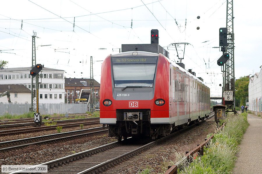 Deutsche Bahn - S-Bahn Rhein Neckar - 425728-3
/ Bild: db4257283_bk0606020055.jpg