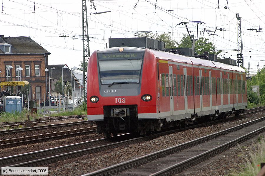 Deutsche Bahn - S-Bahn Rhein Neckar - 425728-3
/ Bild: db4257283_bk0606020071.jpg
