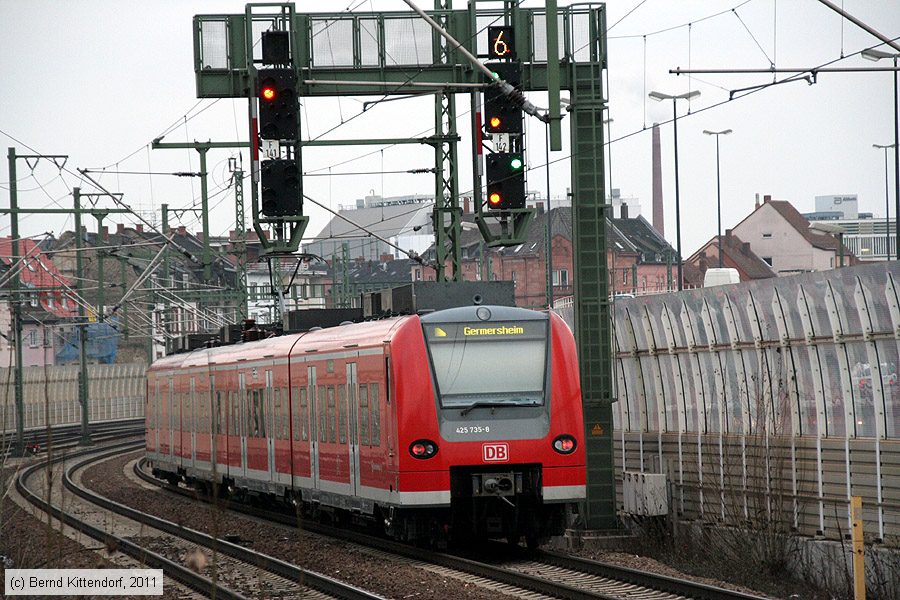 Deutsche Bahn - S-Bahn Rhein Neckar - 425735-8
/ Bild: db4257358_bk1101280054.jpg