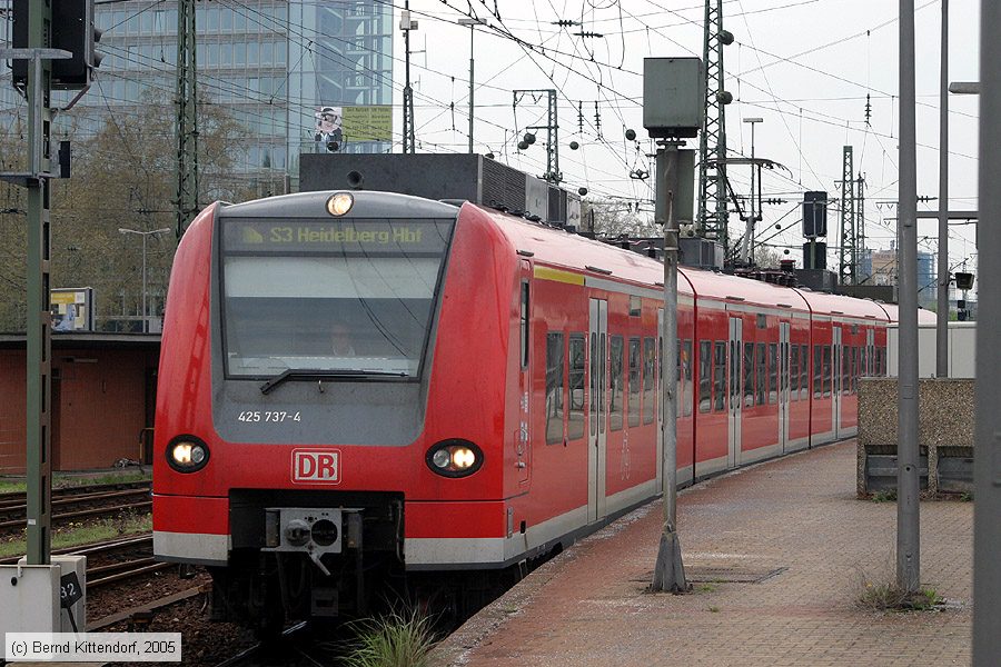 Deutsche Bahn - 425737-4
/ Bild: db4257374_e0016382.jpg
