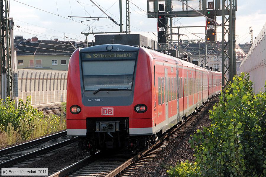 Deutsche Bahn - 425738-2
/ Bild: db4257382_bk1108300014.jpg