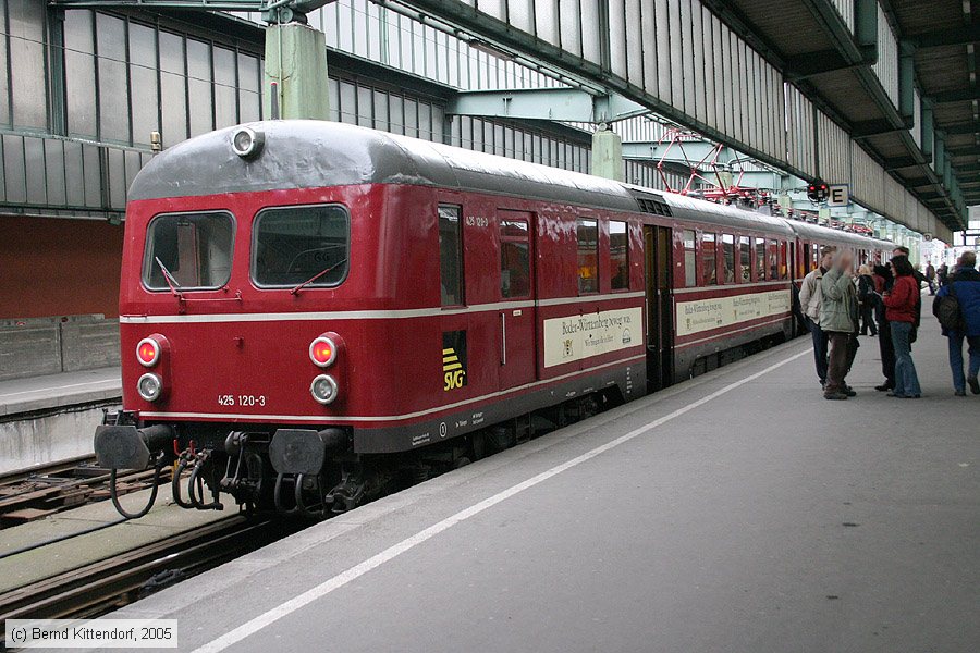 Historischer E-Triebwagen - 425120-3
/ Bild: db4251203_e0014681.jpg