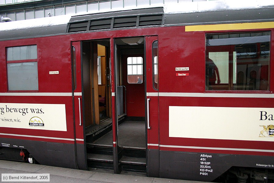 Historischer E-Triebwagen - 425420-7
/ Bild: db4254207_e0014684.jpg Historischer E-Triebwagen - 425420-7
/ Bild: db4254207_e0014684.jpg