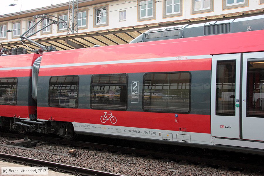 Deutsche Bahn - 442 004
/ Bild: db442004_bk1306080109.jpg