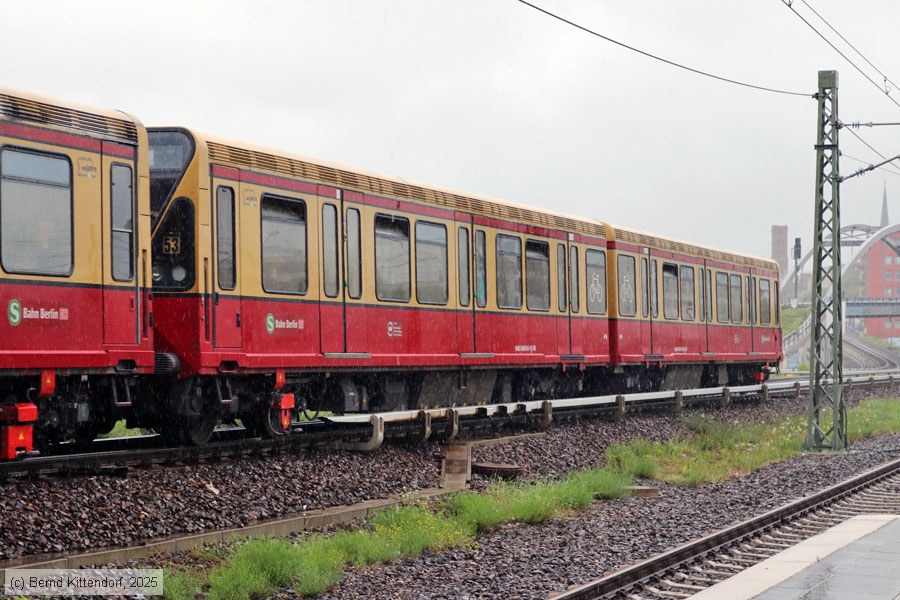 Deutsche Bahn - S-Bahn Berlin - 480042-1
/ Bild: db4800421_bk2507170252.jpg