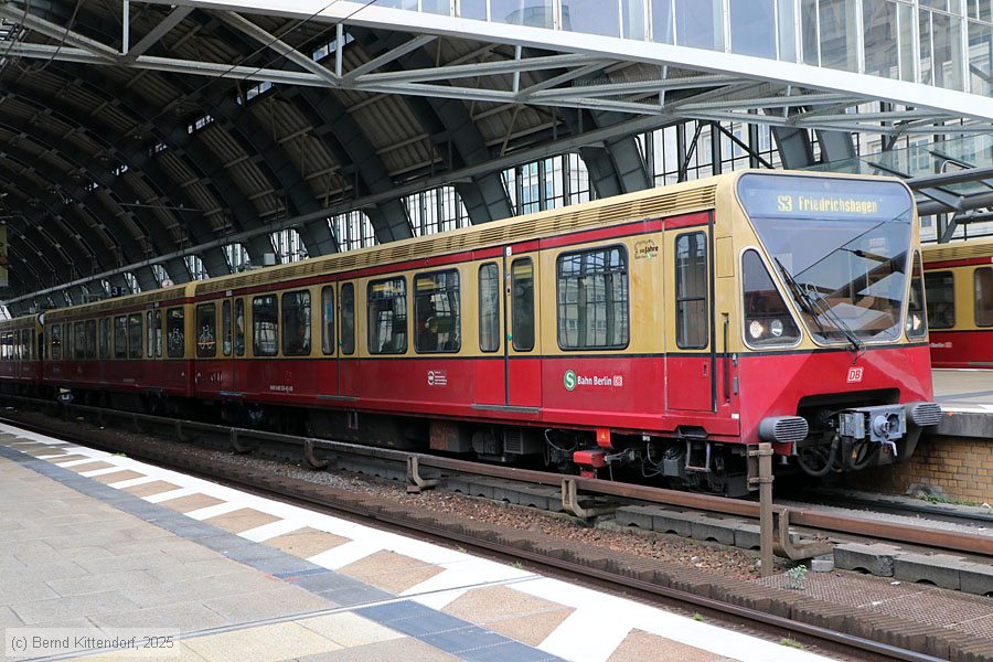 Deutsche Bahn - S-Bahn Berlin - 480559-4
/ Bild: db4805594_bk2511080104.jpg
