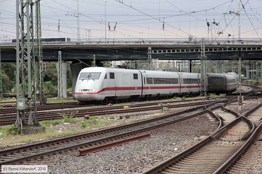 Deutsche Bahn - 401588-9
/ Bild: db4015889_bk1609300011.jpg