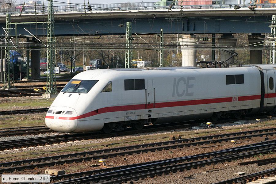 Deutsche Bahn - 401586-3
/ Bild: db4015863_bk0703150085.jpg