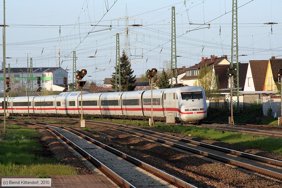 Deutsche Bahn - 401586-3
/ Bild: db4015863_bk1004170033.jpg