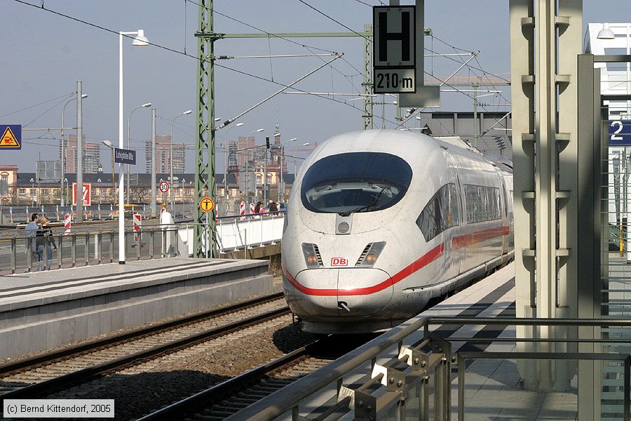 Deutsche Bahn - 403013-6
/ Bild: db4030136_e0015867.jpg