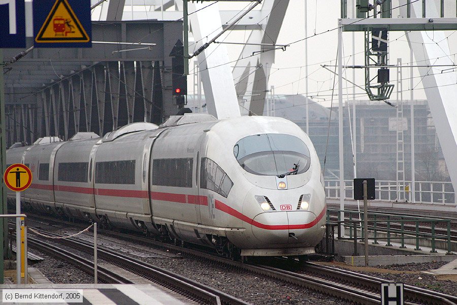 Deutsche Bahn - 403002-9
/ Bild: db4030029_e0013369.jpg