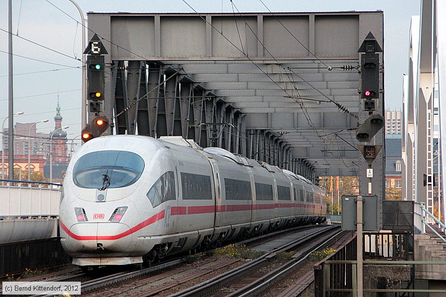 Deutsche Bahn - 406585-0
/ Bild: db4065850_bk1211090061.jpg