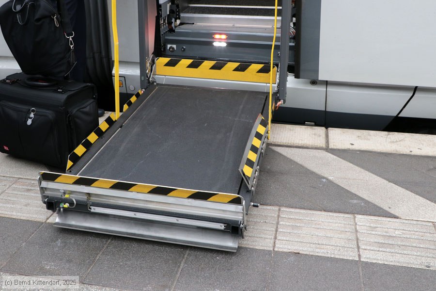 Deutsche Bahn - 408336-6
/ Bild: db4083366_bk2510260049.jpg