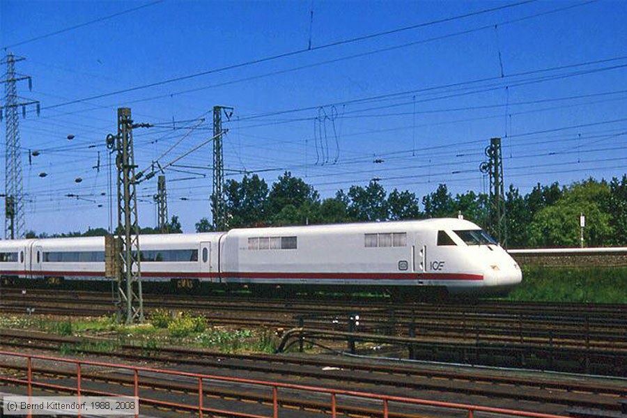 Deutsche Bundesbahn - 410001-2
/ Bild: db4100012_ds113308.jpg