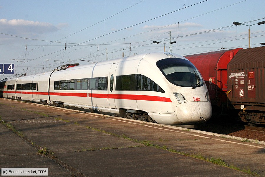 Deutsche Bahn - 411060-7
/ Bild: db4110607_e0019406.jpg