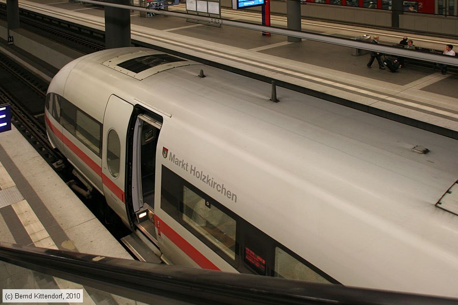 Deutsche Bahn - 411560-6
/ Bild: db4115606_bk1006160253.jpg