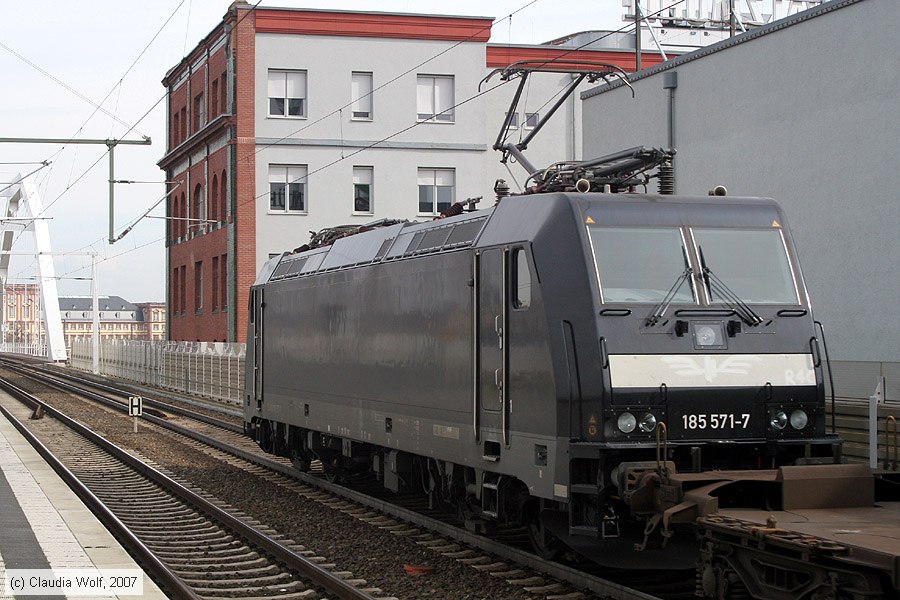 MRCE Dispolok - 185571-7
/ Bild: mrce1855717_cw0703090040.jpg MRCE Dispolok - 185571-7
/ Bild: mrce1855717_cw0703090040.jpg