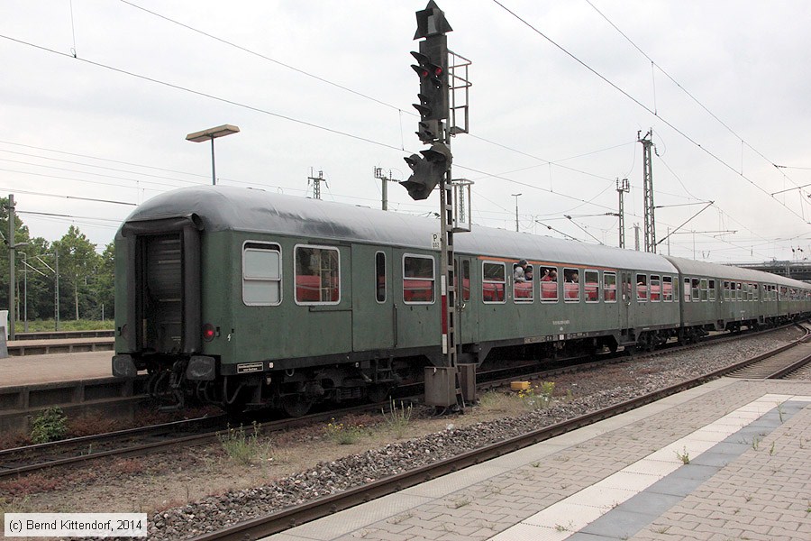 NeSA - 56808140001-8
/ Bild: dnesa568081400018_bk1405290028.jpg