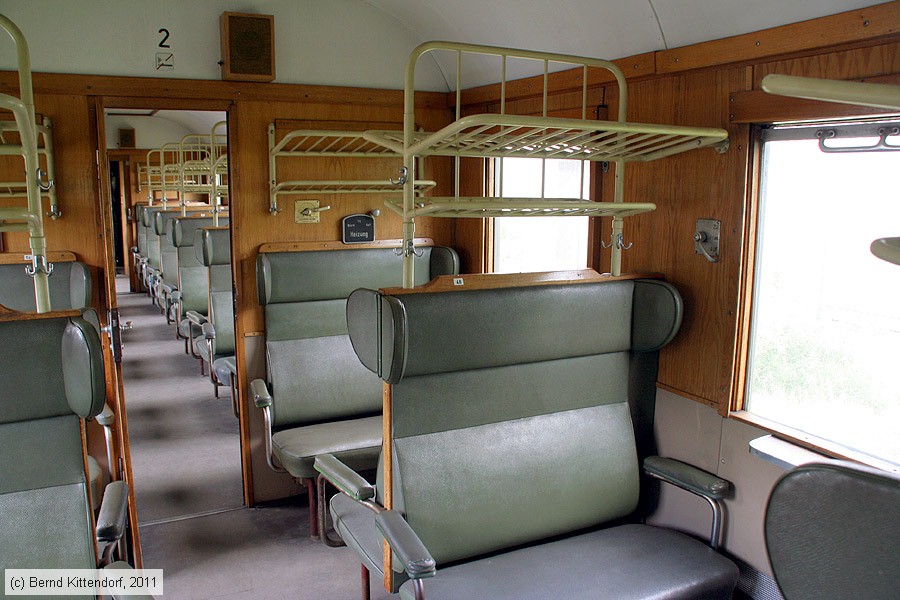 Ulmer Eisenbahnfreunde - 402 - Innenansicht 
/ Bild: uefwagen402_bk1105280136.jpg
