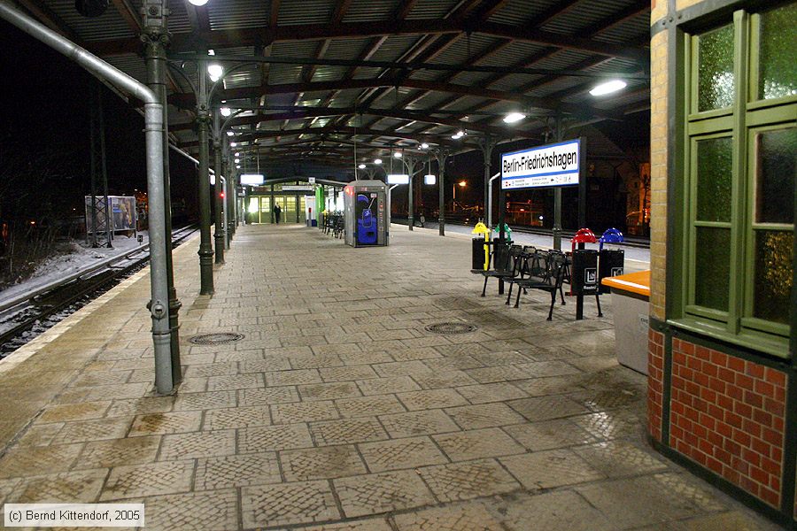 Bahnhof Berlin Friedrichshagen
/ Bild: bfberlinfriedrichshagen_e0013681.jpg