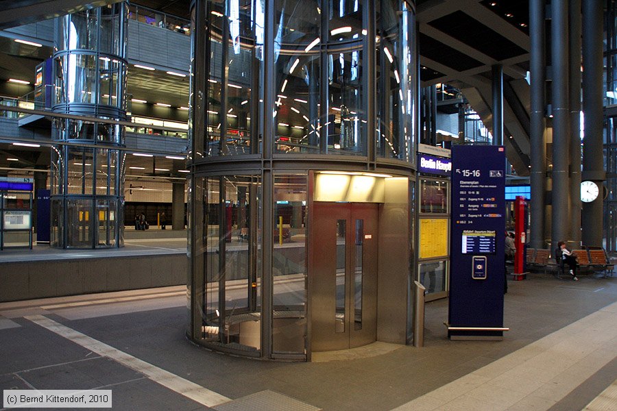 Berlin Hauptbahnhof
/ Bild: bfberlinhbf_bk1006160265.jpg