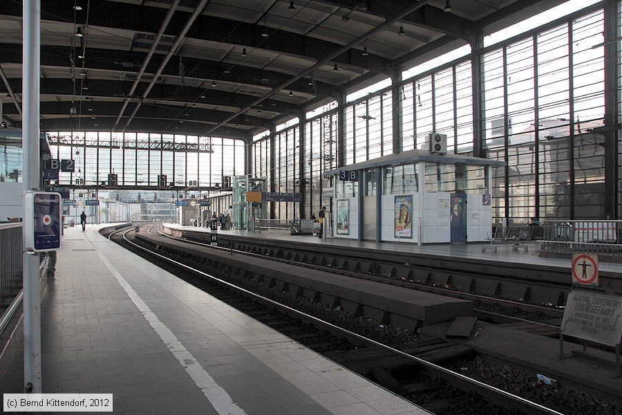 Bahnhof Berlin Zoologischer Garten
/ Bild: bfberlinzoo_bk1210170001.jpg