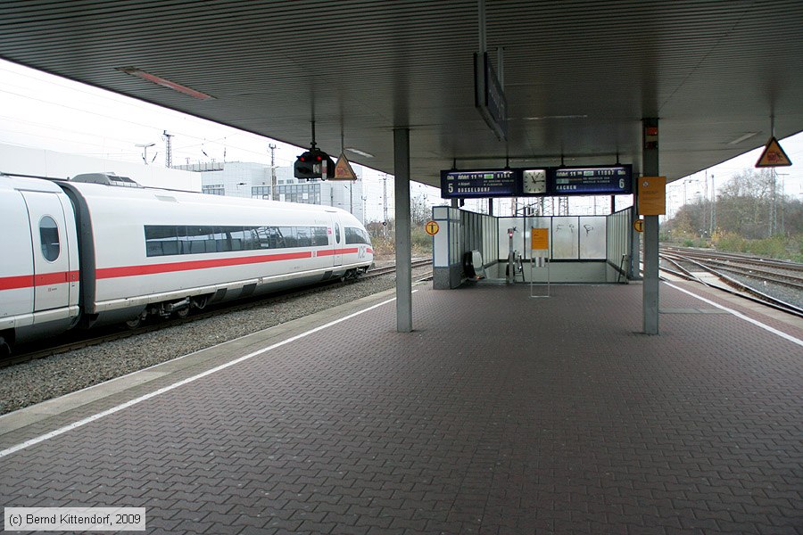 Duisburg Hauptbahnhof
/ Bild: bfduisburghbf_bk0911250030.jpg