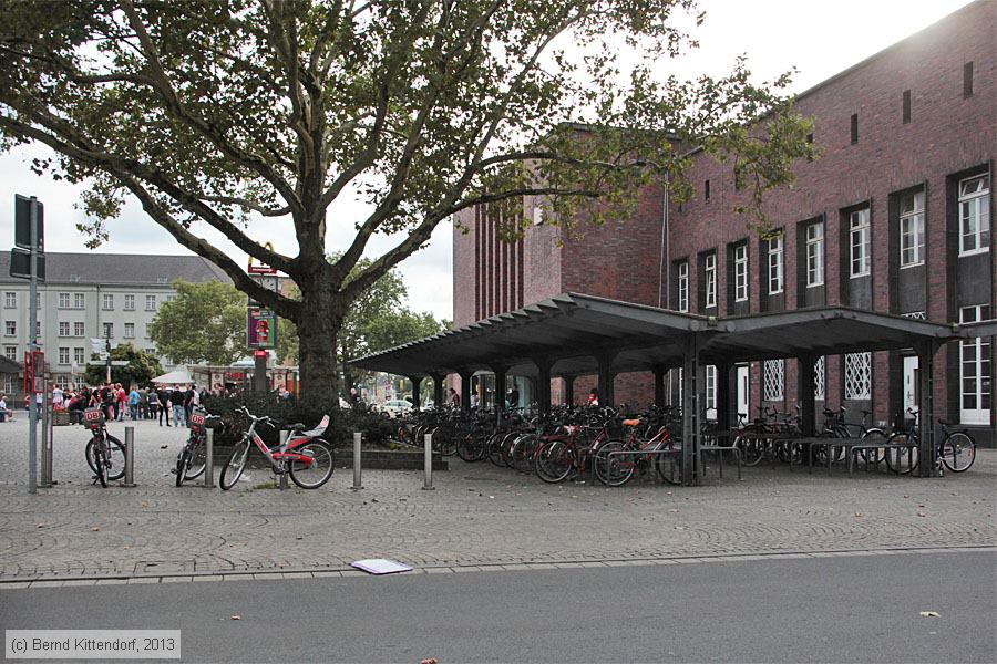 Oberhausen Hauptbahnhof
/ Bild: bfoberhausenhbf_bk1309010225.jpg