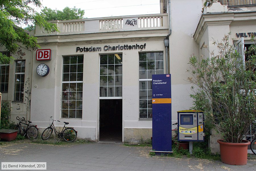 Bahnhof Potsdam Charlottenhof
/ Bild: bfpotsdamcharlottenhof_bk1006150316.jpg