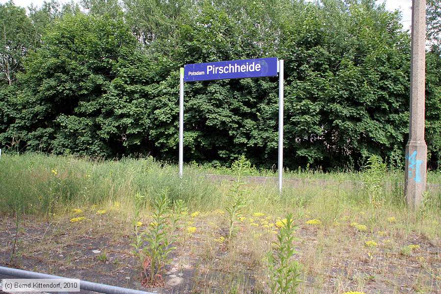 Bahnhof Potsdam Pirschheide
/ Bild: bfpotsdampirschheide_bk1006150308.jpg