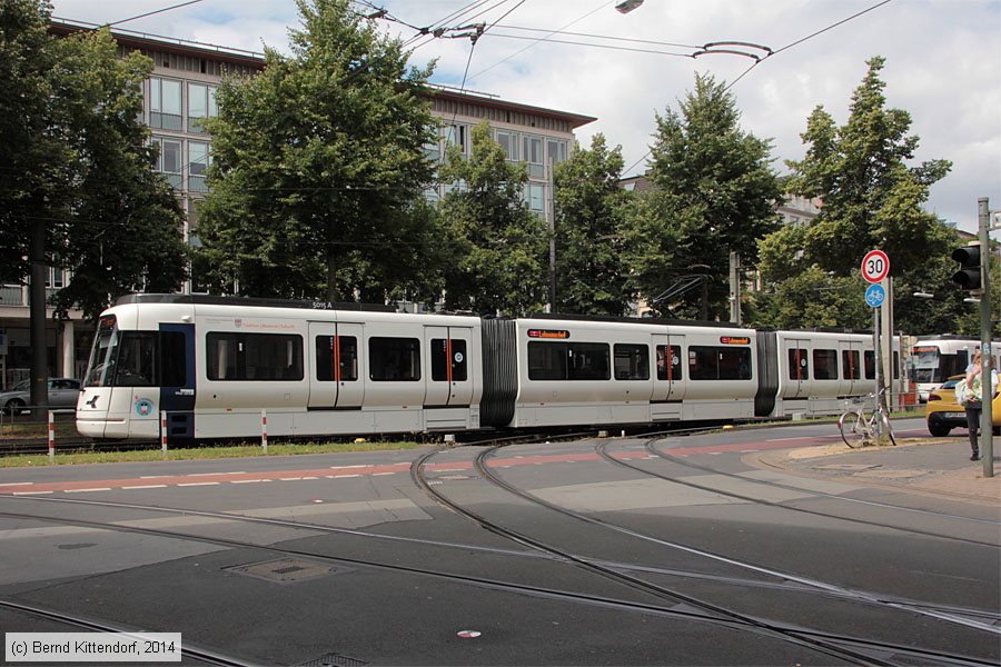 Straßenbahn Bielefeld - 5015
/ Bild: bielefeld5015_bk1407150232.jpg