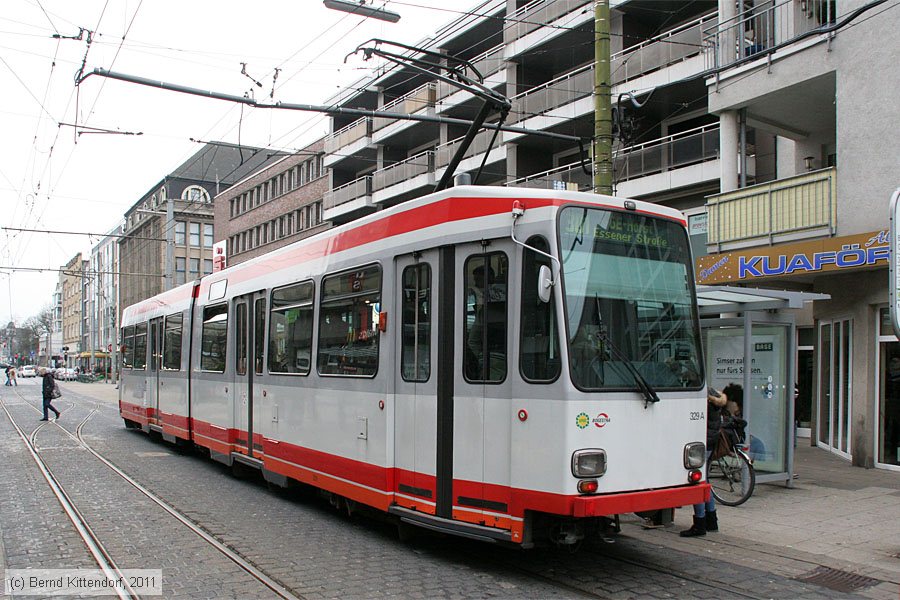 Straßenbahn Bochum-Gelsenkirchen - 329
/ Bild: bogestra329_bk1102140060.jpg