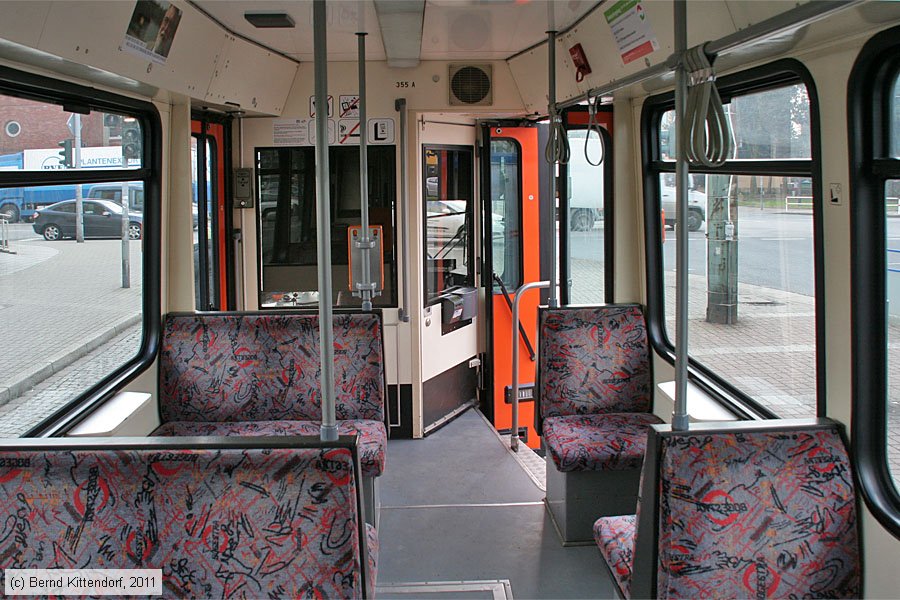 Straßenbahn Bochum-Gelsenkirchen - 355 - Innenansicht
/ Bild: bogestra355_bk1102170031.jpg