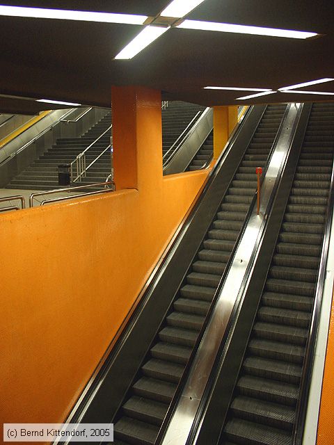 Straßenbahn Bochum - Bogestra Haltestelle Hauptbahnhof
/ Bild: bogestrahaltestelle_e0013139.jpg