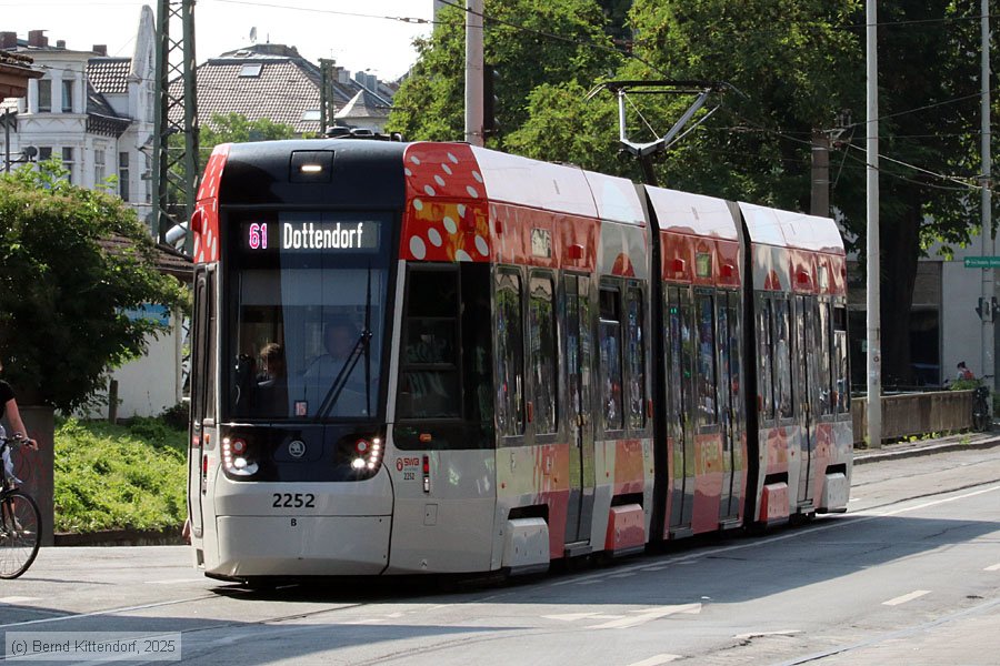 Straßenbahn Bonn - 2252
/ Bild: bonn2252_bk2506170205.jpg Straßenbahn Bonn - 2252
/ Bild: bonn2252_bk2506170205.jpg