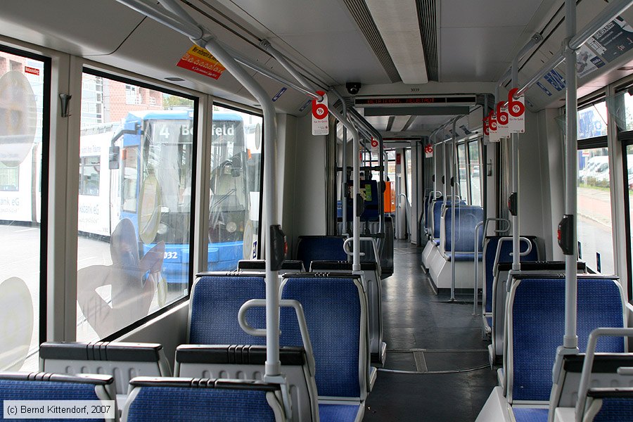 Bremen - Straßenbahn - 3039 - Innenansicht
/ Bild: bremen3039_bk0708250140.jpg