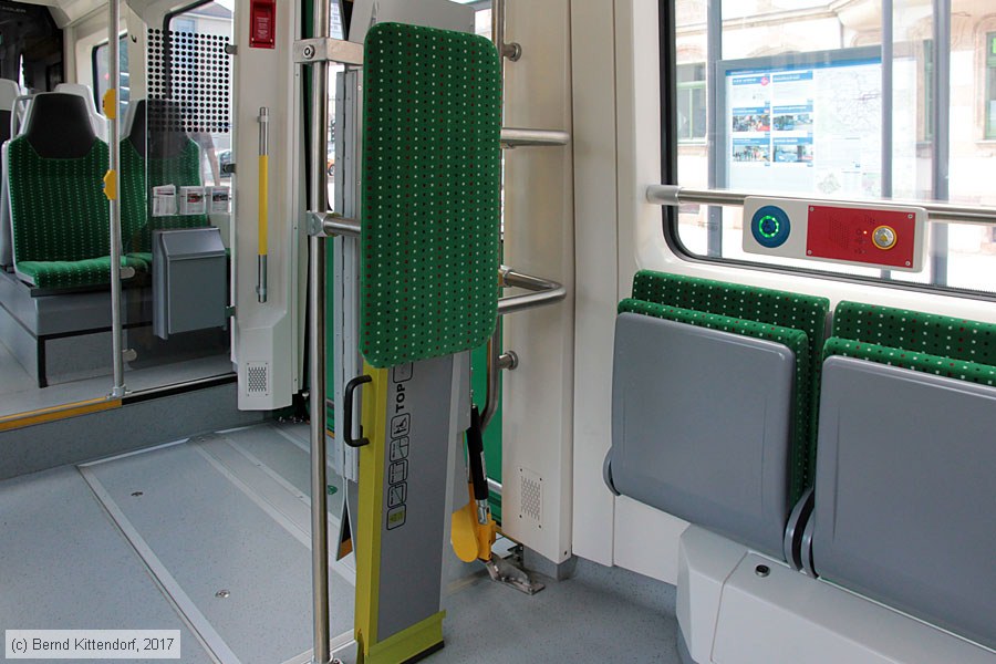 City-Bahn Chemnitz - 440 - Innenansicht
/ Bild: chemnitzcitybahn440_bk1708090062.jpg