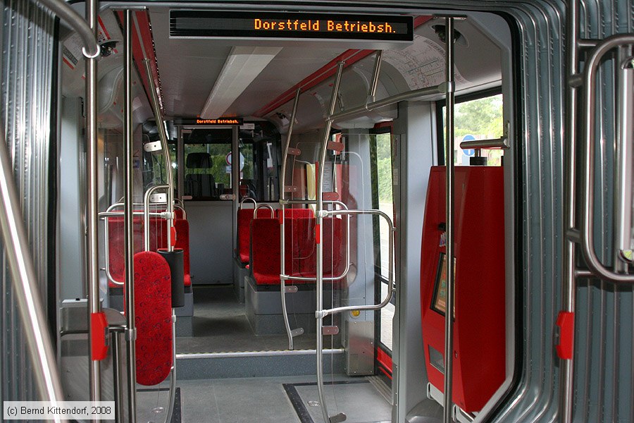 Straßenbahn Dortmund - 1 - Innenansicht
/ Bild: dortmund1_bk0808110250.jpg Straßenbahn Dortmund - 1 - Innenansicht
/ Bild: dortmund1_bk0808110250.jpg