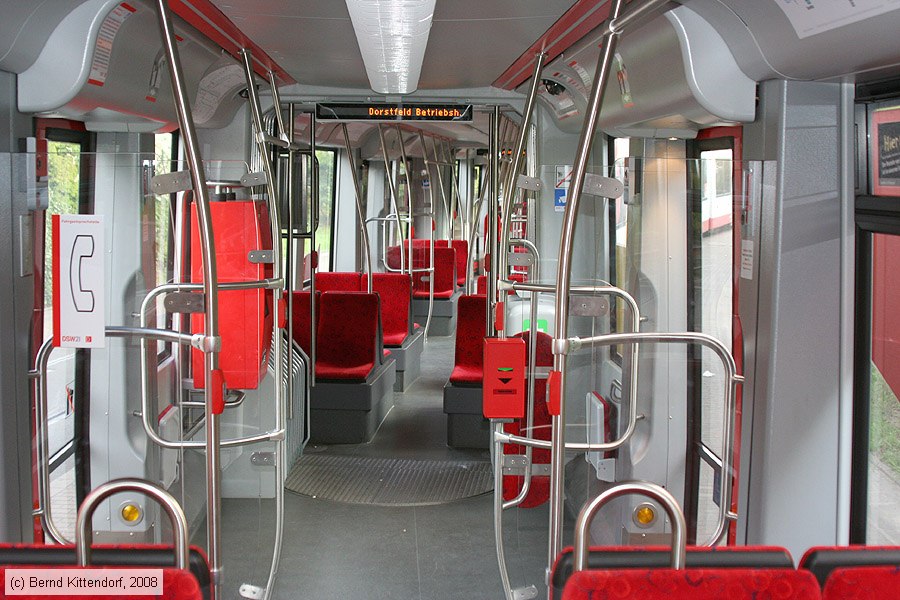 Straßenbahn Dortmund - 1 - Innenansicht
/ Bild: dortmund1_bk0808110253.jpg Straßenbahn Dortmund - 1 - Innenansicht
/ Bild: dortmund1_bk0808110253.jpg