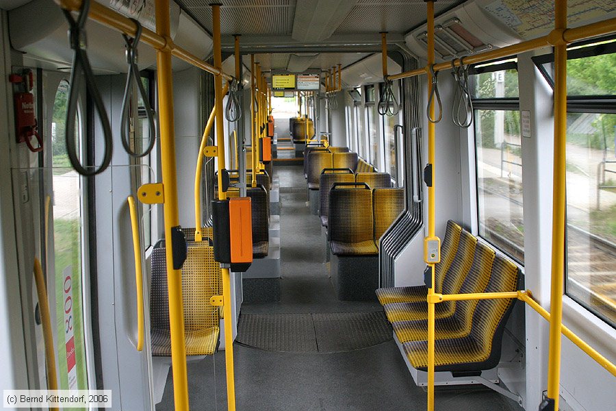 Straßenbahn Dresden - 2801 - Innenansicht 
/ Bild: dresden2801_bk0605130244.jpg