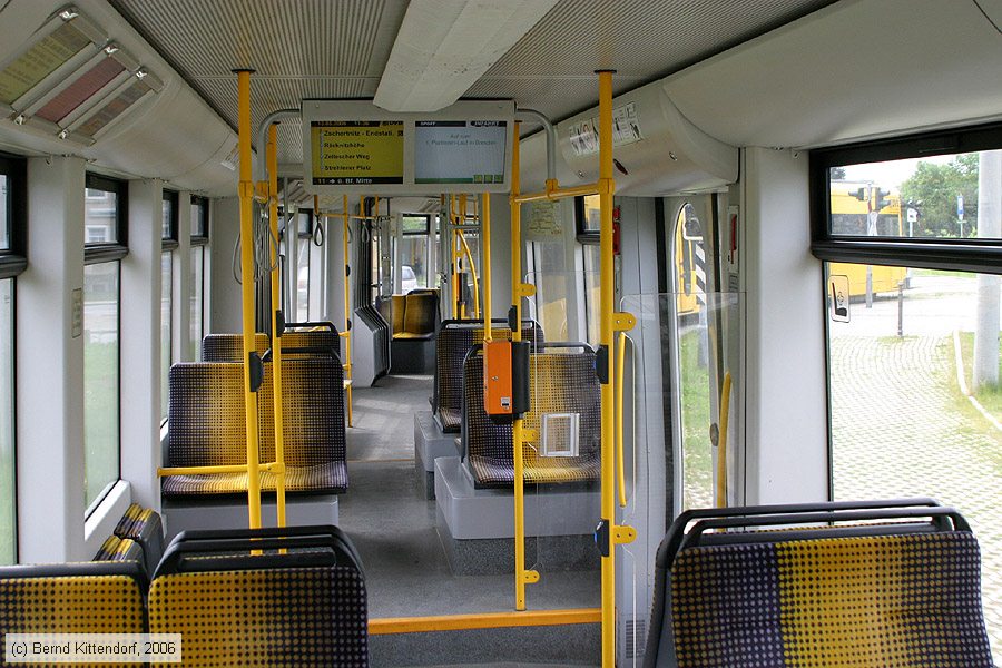 Straßenbahn Dresden - 2804 - Innenansicht 
/ Bild: dresden2804_bk0605130042.jpg