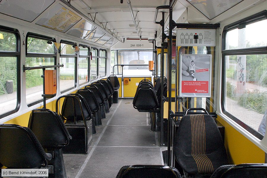 Straßenbahn Dresden - 244 008 - Innenansicht 
/ Bild: dresden244008_bk0605130204.jpg