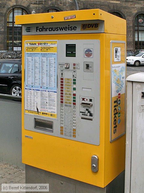 Straßenbahn Dresden - Fahrausweisautomat
/ Bild: dresdenfkautomat_bk0605130057.jpg