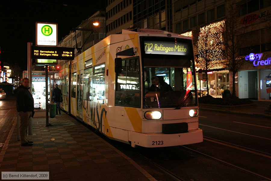 Düsseldorf - Straßenbahn - 2123
/ Bild: duesseldorf2123_bk0911240384.jpg