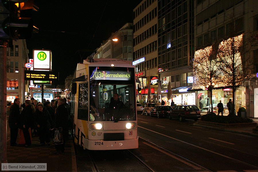 Düsseldorf - Straßenbahn - 2124
/ Bild: duesseldorf2124_bk0911240366.jpg