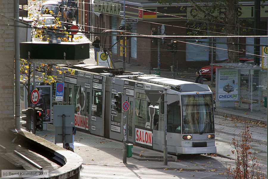 Düsseldorf - Straßenbahn - 2128
/ Bild: duesseldorf2128_bk0911220057.jpg