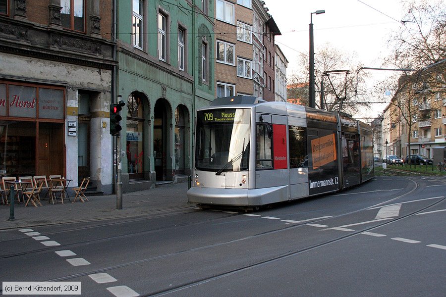 Düsseldorf - Straßenbahn - 2212
/ Bild: duesseldorf2212_bk0911260355.jpg