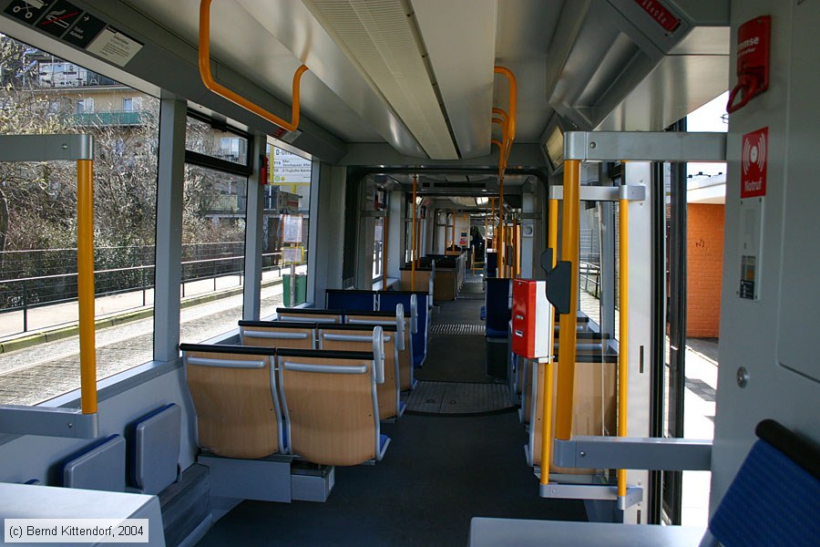 Düsseldorf - Straßenbahn - 2214 - Innenansicht
/ Bild: duesseldorf2214_e0002500.jpg