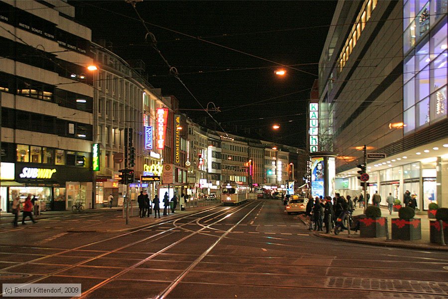 Düsseldorf - Straßenbahn - Anlagen
/ Bild: duesseldorfanlagen_bk0911240356.jpg