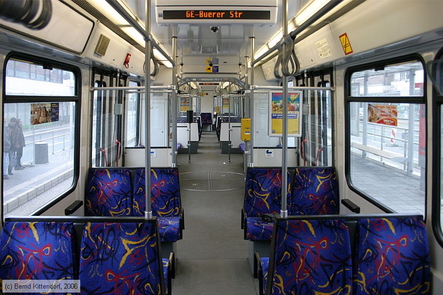 Stadtbahn Essen - 5145 - Innenansicht
/ Bild: essen5145_bk0603110096.jpg